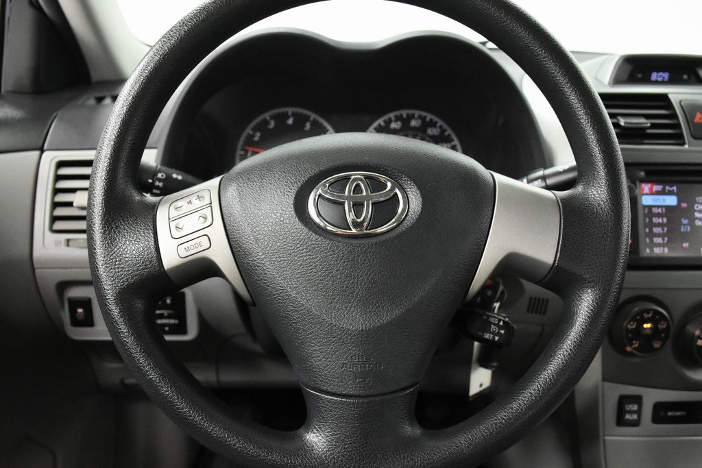 2013 Toyota Corolla LE 9