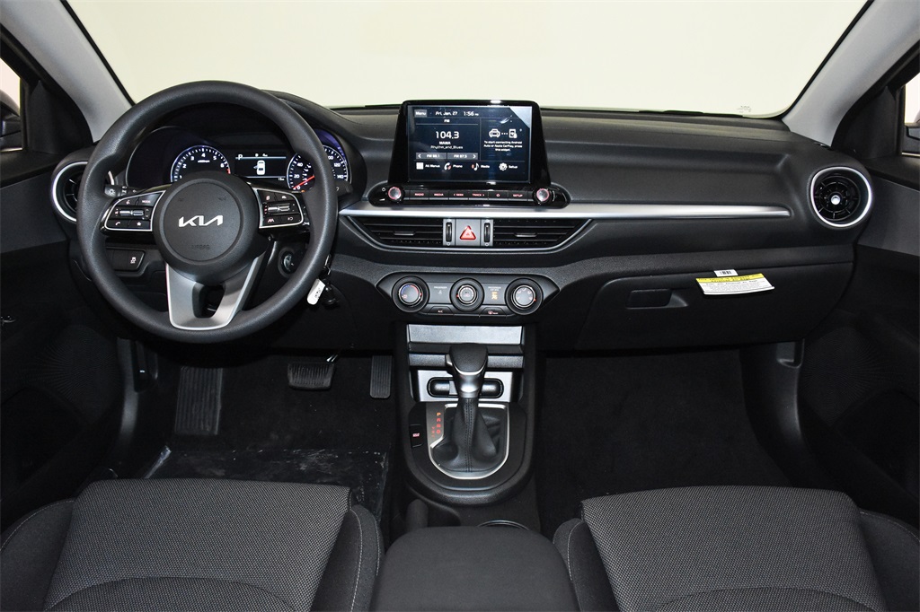 2023 Kia Forte LXS 24