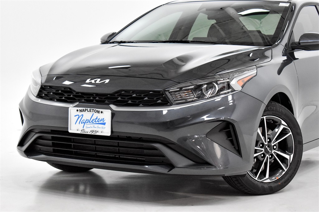 2023 Kia Forte LXS 2