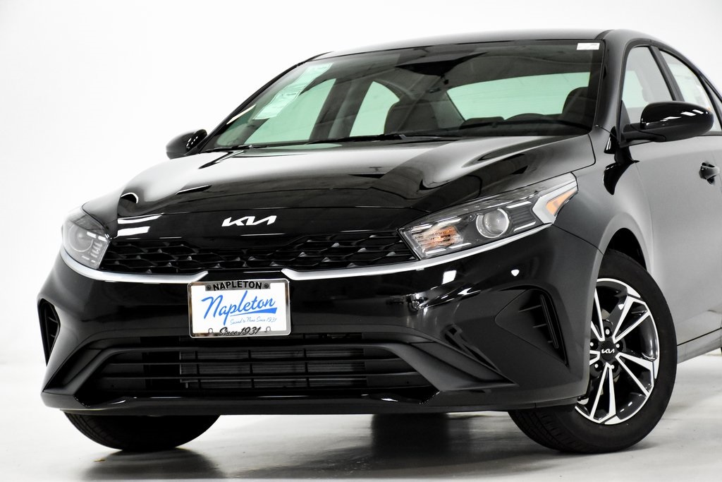 2023 Kia Forte LXS 2