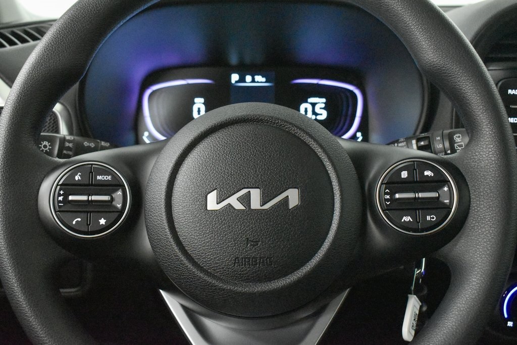 2023 Kia Soul LX 13