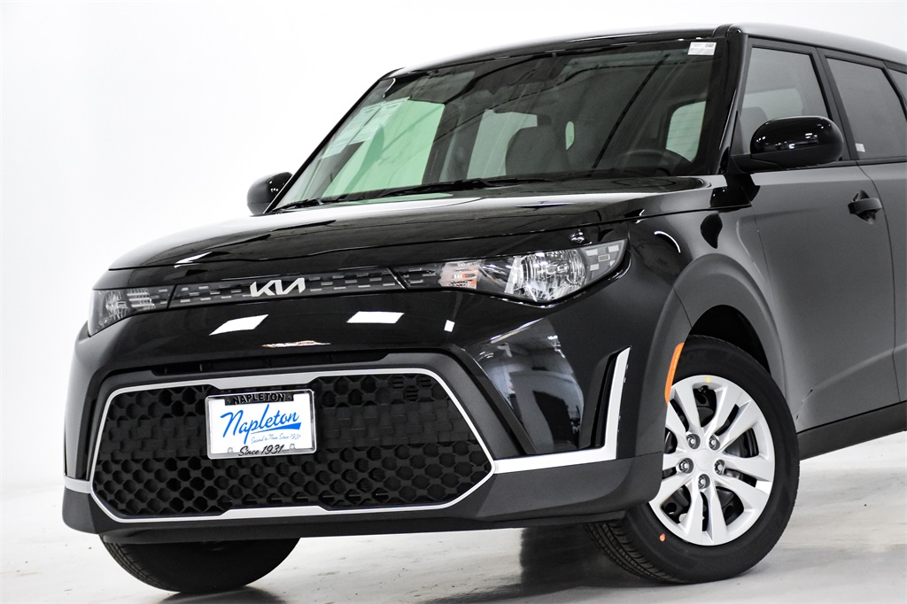 2023 Kia Soul LX 2