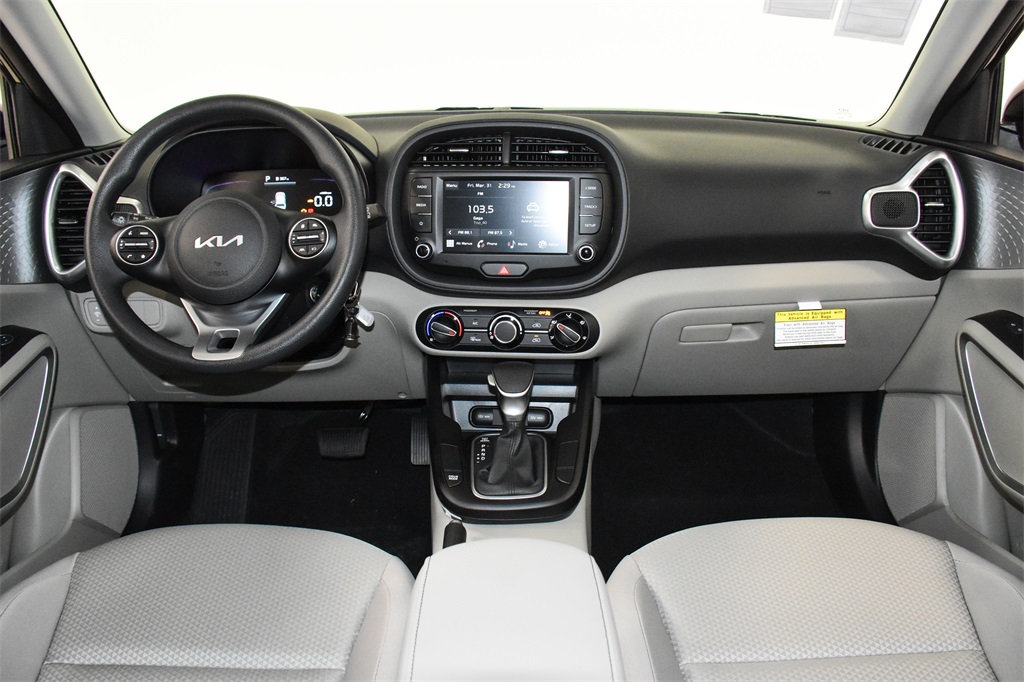 2023 Kia Soul LX 22