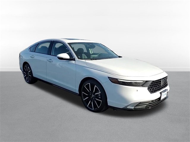 2025 Honda Accord Hybrid Touring 2