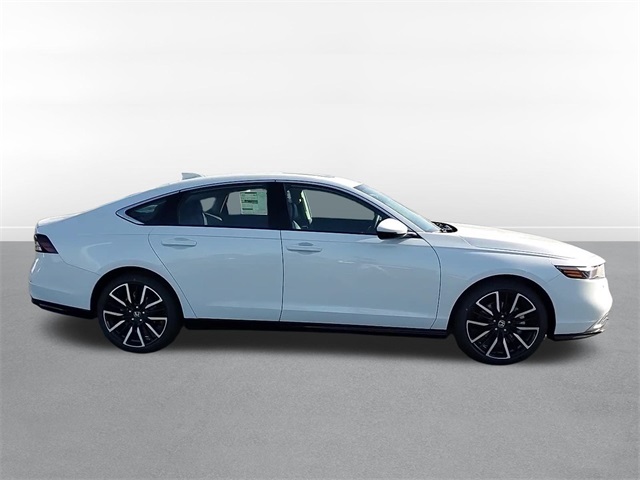 2025 Honda Accord Hybrid Touring 3