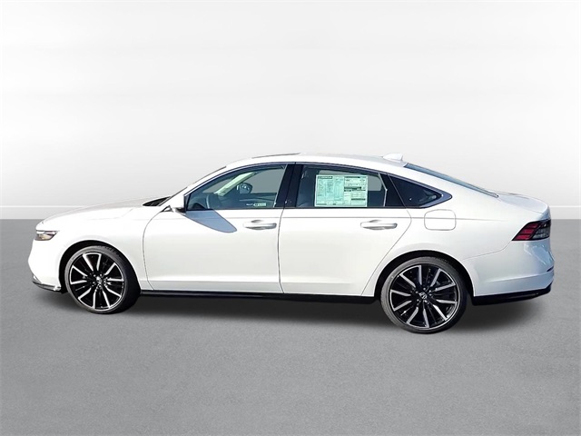 2025 Honda Accord Hybrid Touring 8