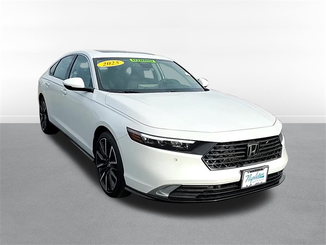 2025 Honda Accord Hybrid Touring 28