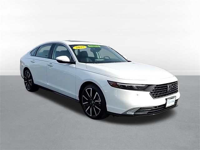 2025 Honda Accord Hybrid Touring 3