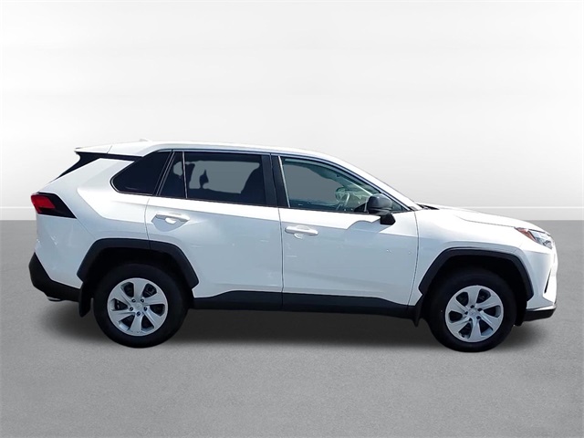 2023 Toyota RAV4 LE 4