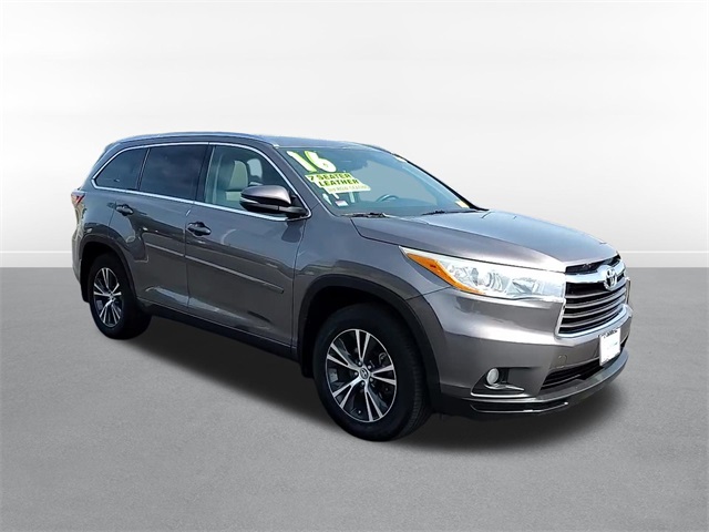 2016 Toyota Highlander XLE V6 3