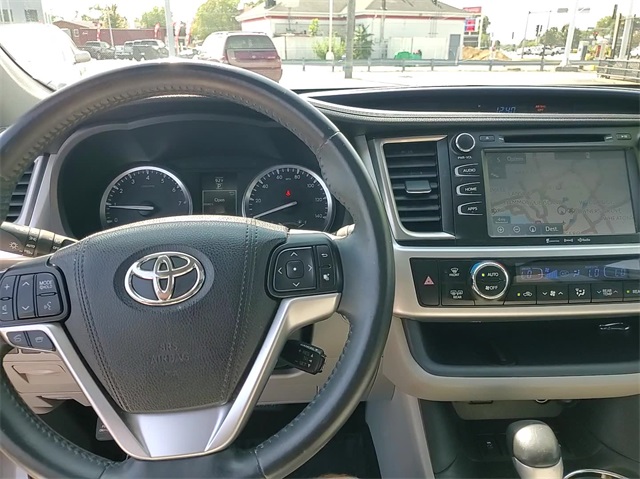 2016 Toyota Highlander XLE V6 27