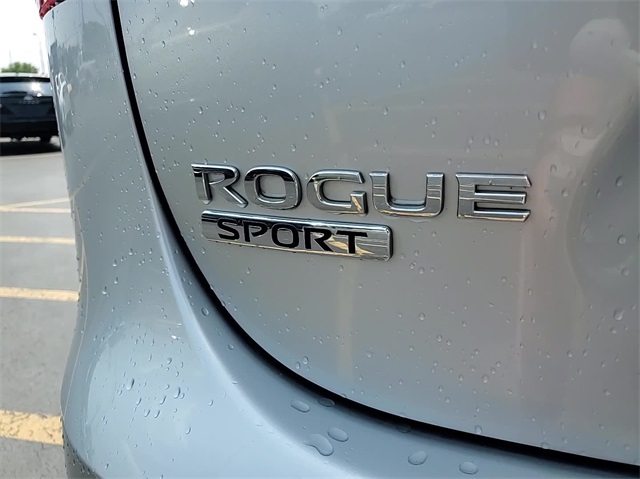 2022 Nissan Rogue Sport S 7