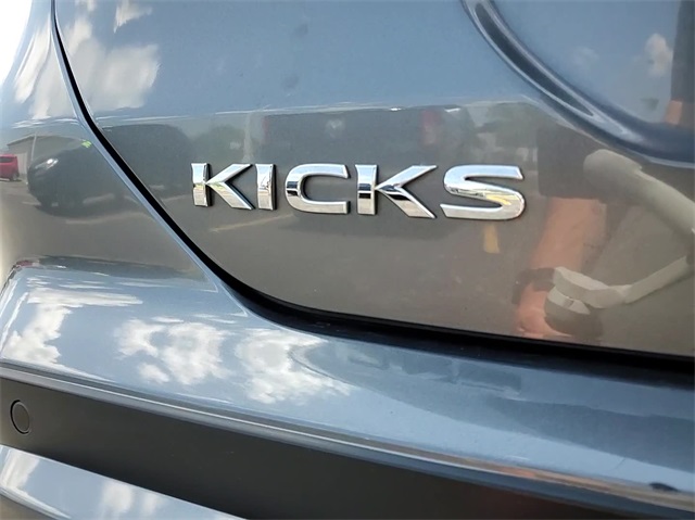 2021 Nissan Kicks S 6