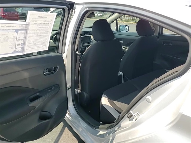 2021 Nissan Versa 1.6 SV 26