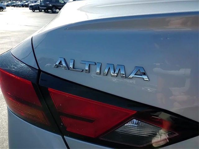 2022 Nissan Altima 2.5 SR 7