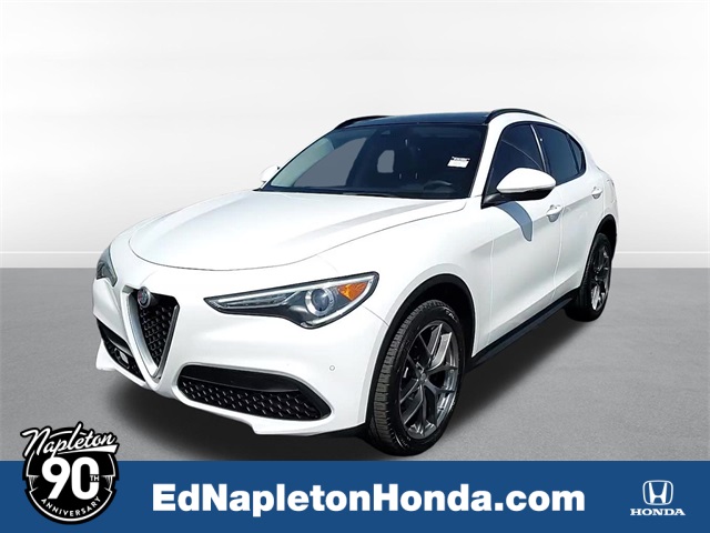 2018 Alfa Romeo Stelvio Base 1