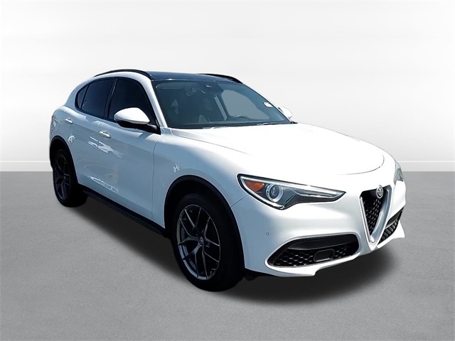 2018 Alfa Romeo Stelvio Base 3