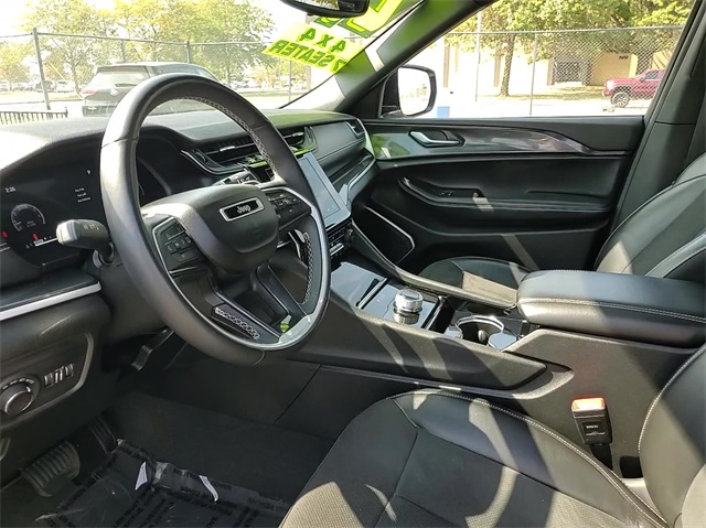 2021 Jeep Grand Cherokee L Altitude 9