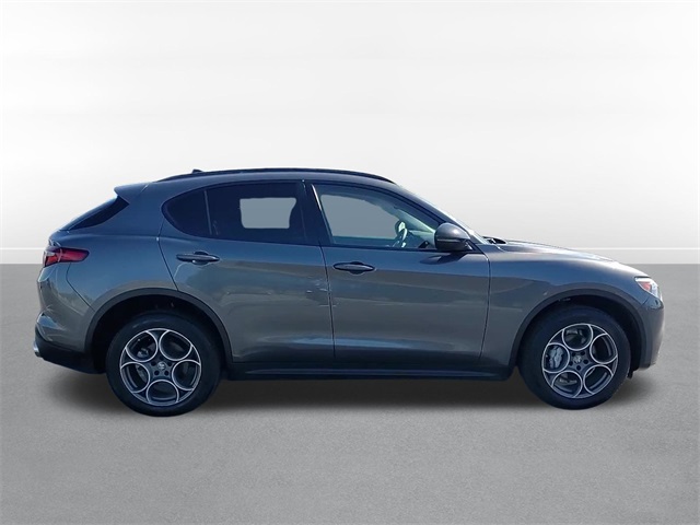 2021 Alfa Romeo Stelvio Sprint 4