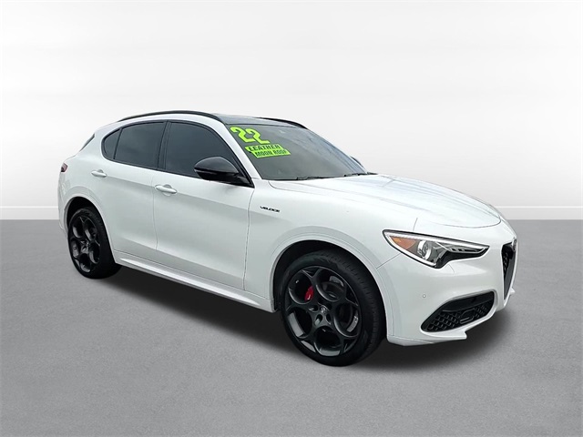 2022 Alfa Romeo Stelvio Veloce 3