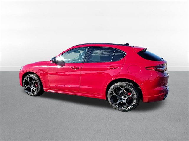 2022 Alfa Romeo Stelvio Veloce 5