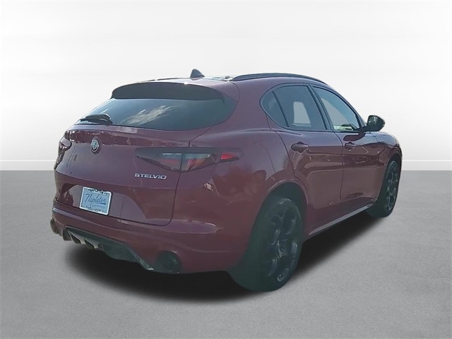 2022 Alfa Romeo Stelvio Veloce 6