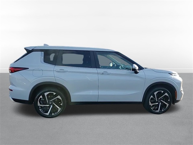 2022 Mitsubishi Outlander SE 4