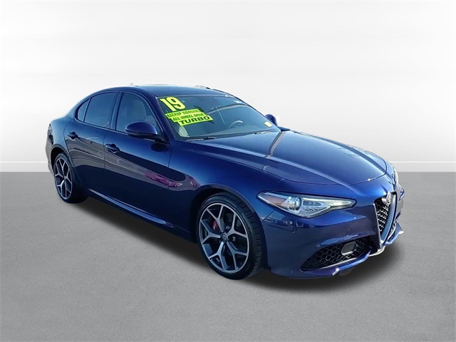 2019 Alfa Romeo Giulia Base 3