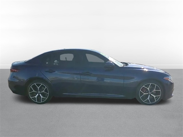 2019 Alfa Romeo Giulia Base 4