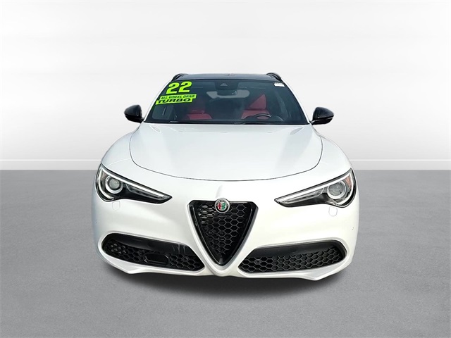 2022 Alfa Romeo Stelvio Veloce 2