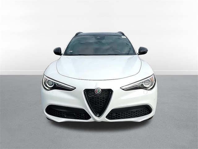 2022 Alfa Romeo Stelvio Veloce 2