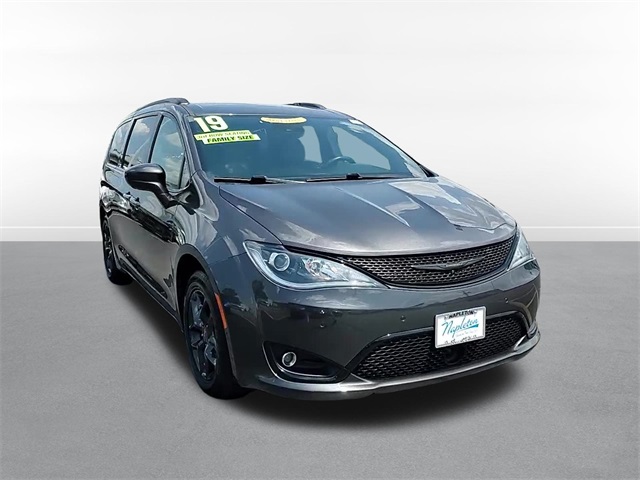 2019 Chrysler Pacifica Touring L 3