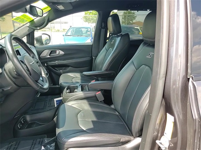 2019 Chrysler Pacifica Touring L 17