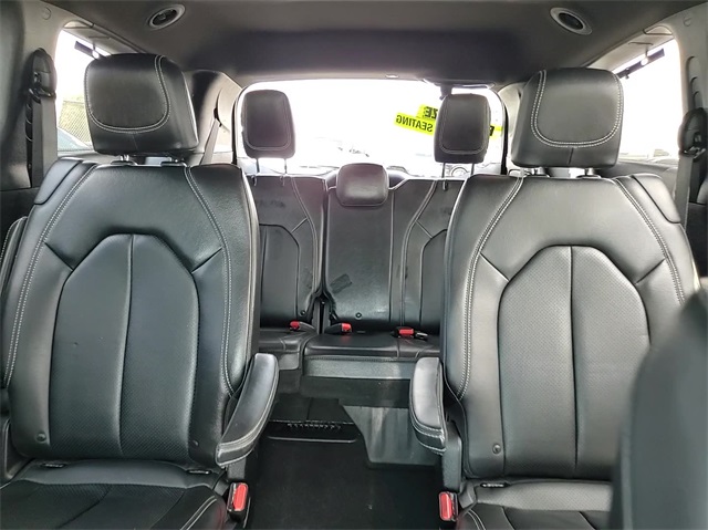 2019 Chrysler Pacifica Touring L 27