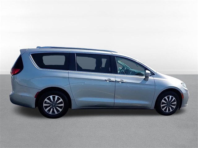 2021 Chrysler Pacifica Hybrid Touring L 4