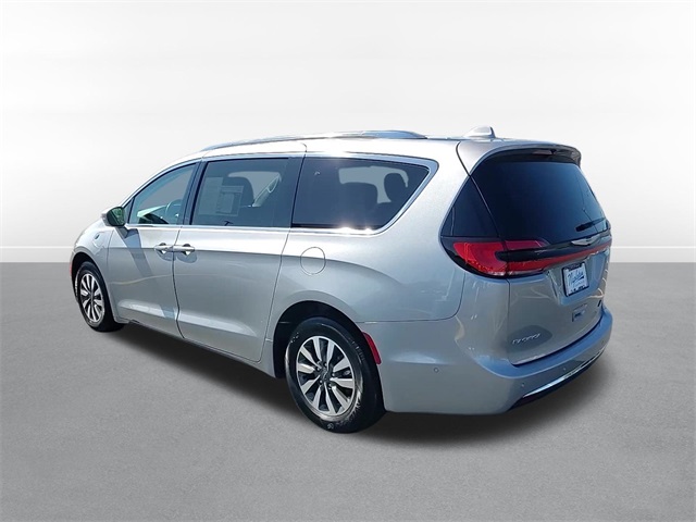 2021 Chrysler Pacifica Hybrid Touring L 5