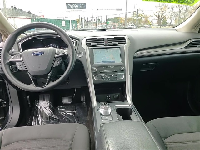 2020 Ford Fusion SE 25