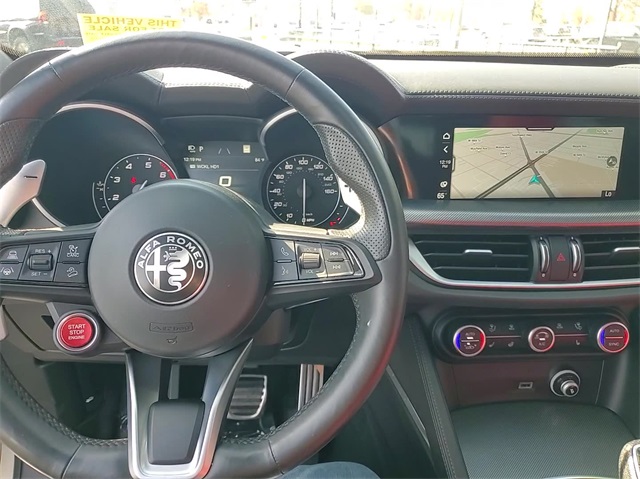 2022 Alfa Romeo Stelvio Veloce 22