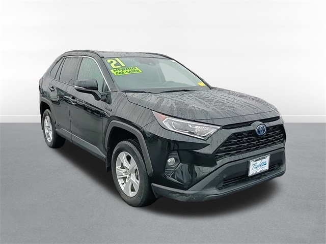 2021 Toyota RAV4 Hybrid XLE 3