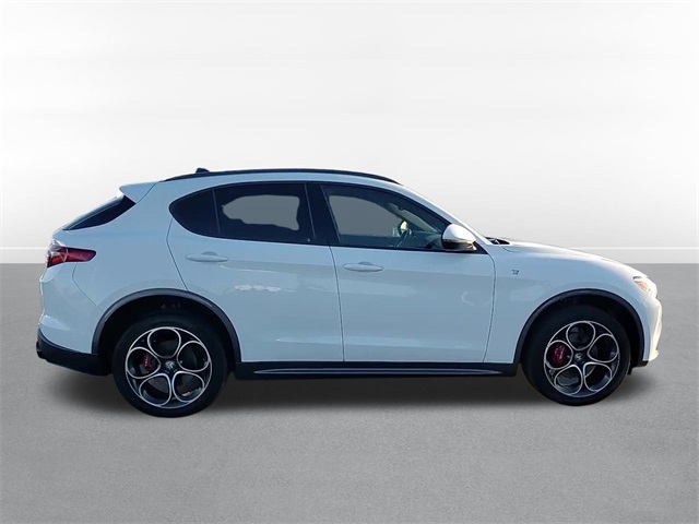 2022 Alfa Romeo Stelvio Ti 4