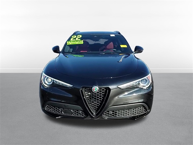 2022 Alfa Romeo Stelvio Veloce 2