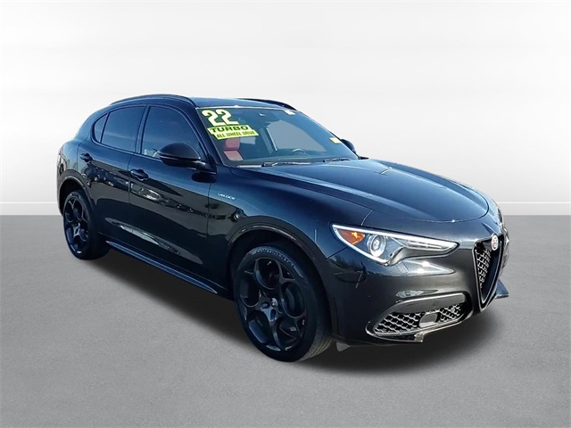 2022 Alfa Romeo Stelvio Veloce 3