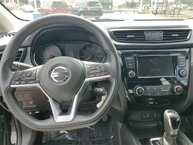 2019 Nissan Rogue Sport S 26