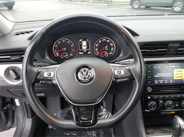 2020 Volkswagen Passat 2.0T SE 14