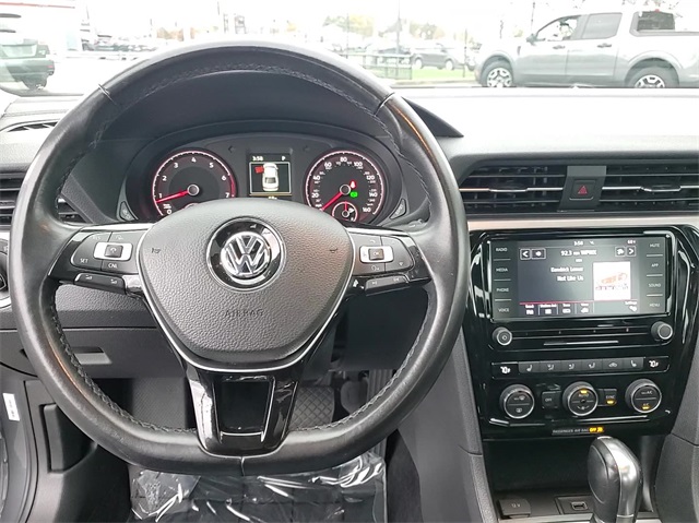 2020 Volkswagen Passat 2.0T SE 24