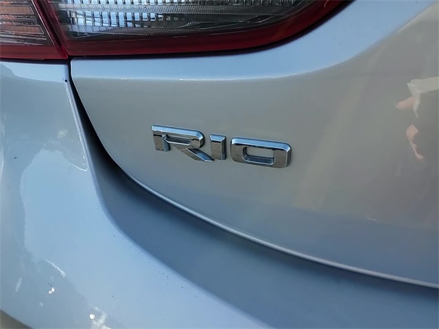 2021 Kia Rio S 7