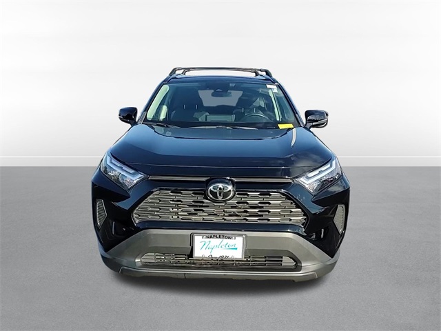 2022 Toyota RAV4 XLE 2