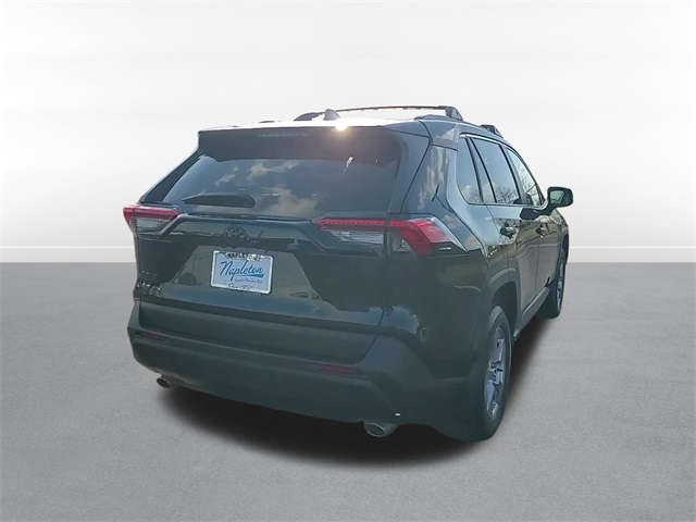 2022 Toyota RAV4 XLE 5