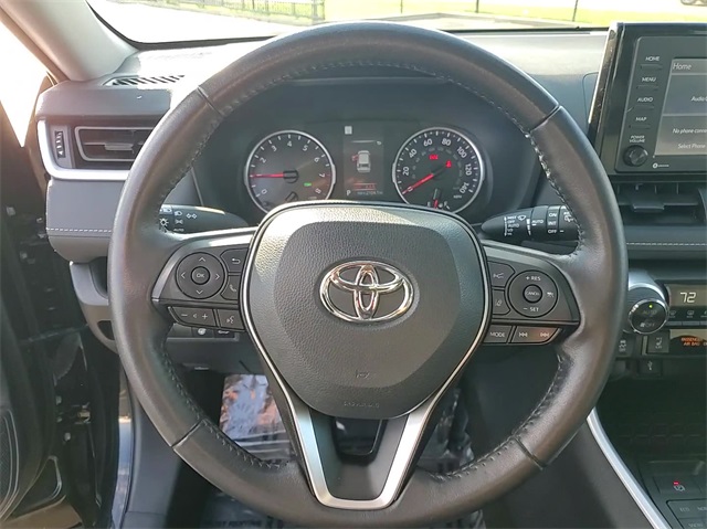 2022 Toyota RAV4 XLE 12