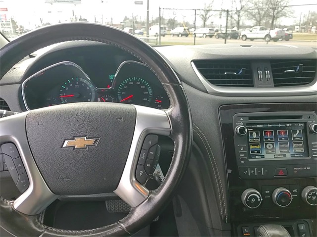 2017 Chevrolet Traverse LT 25